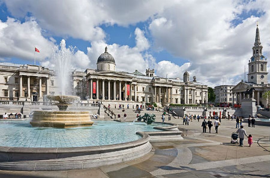 10_alternative-monuments-trafalgar-square-pyramid2.jpg