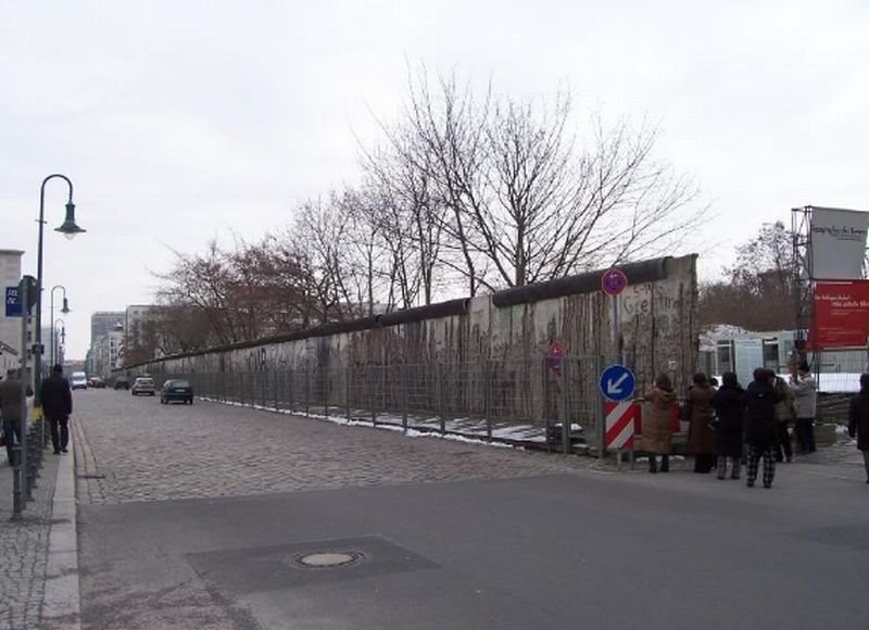 Berlin%20Wall%20today[1].jpg