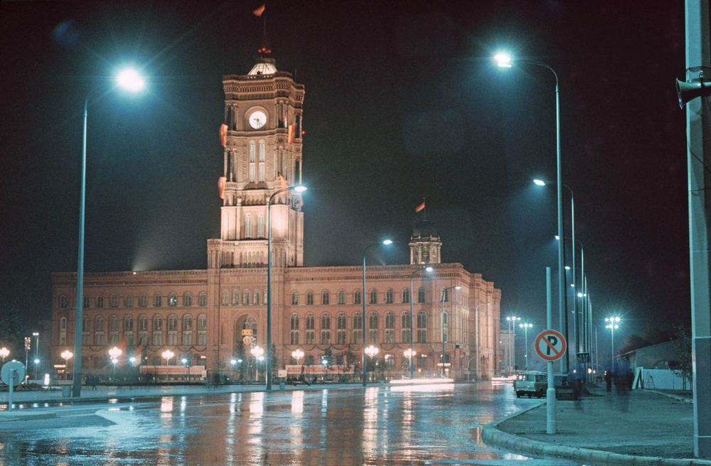 1969. Berlin, Rotes Rathaus.jpg