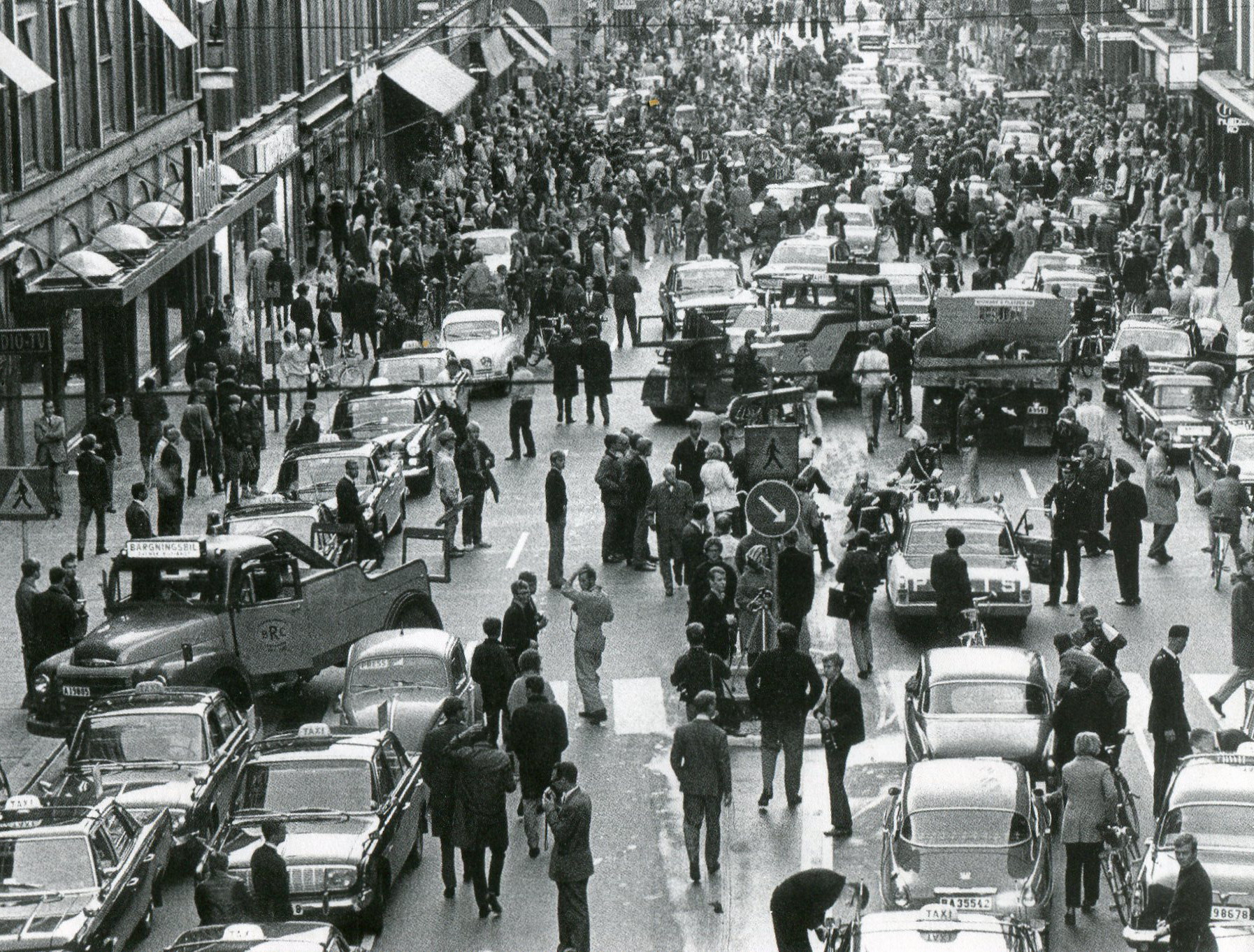 Kungsgatan_3_september_1967_Dagen_H.jpg