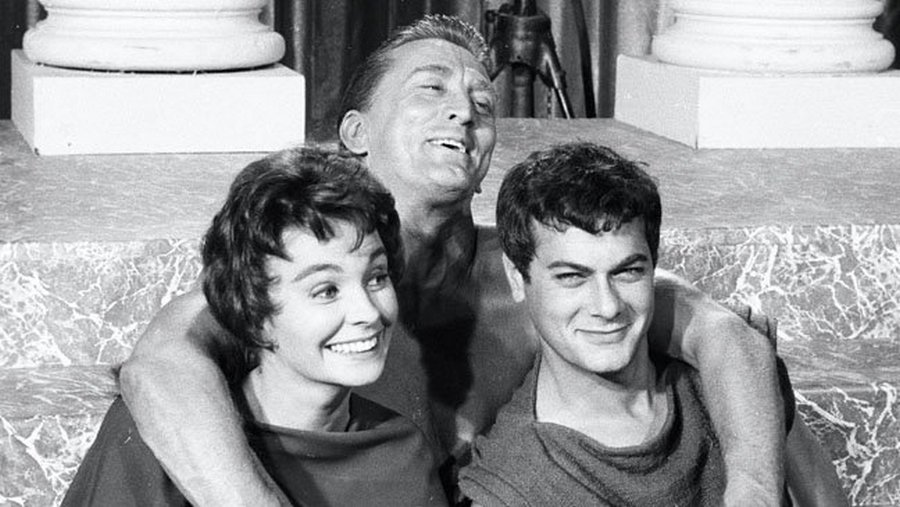 Kird Douglas, Jean Simmons, Tony Curtis.jpg