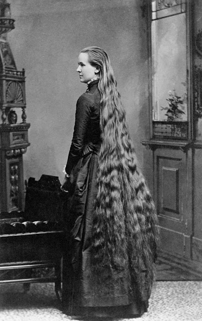 longhair_victorian_woman_2812_29.jpg