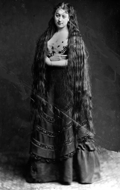 longhair_victorian_woman_286_29.jpg