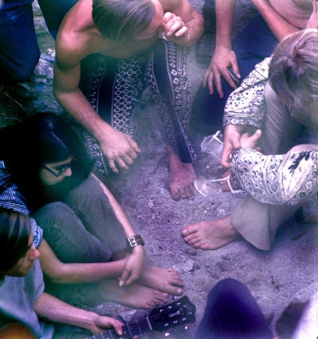 america_s_1970s_hippie_communes_8_.jpg