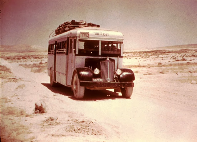 Buses in Israel in the 1950's (4).jpg