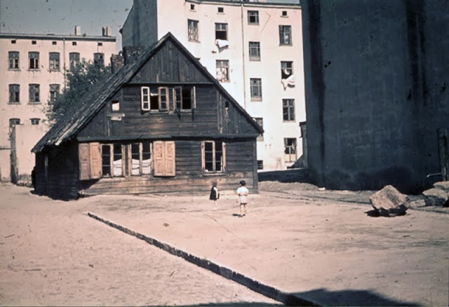 The Lodz Ghetto in 1943 (15).jpg