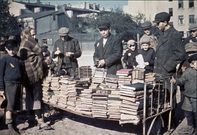 The Lodz Ghetto in 1943 (4).jpg