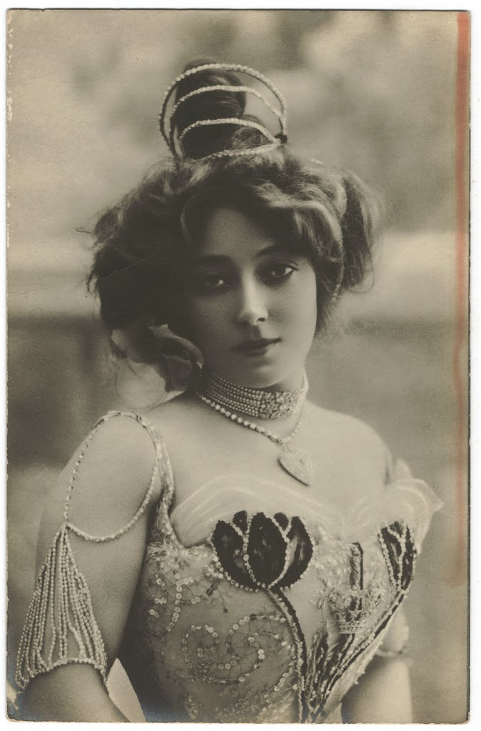 1900. Anna Held 2.jpg