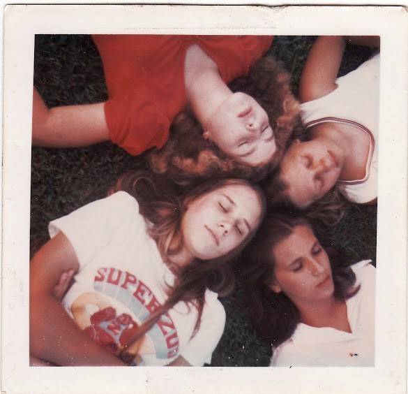 polaroid_prints_of_teen_girls_in_the_1970s_2819_29_cr.jpg