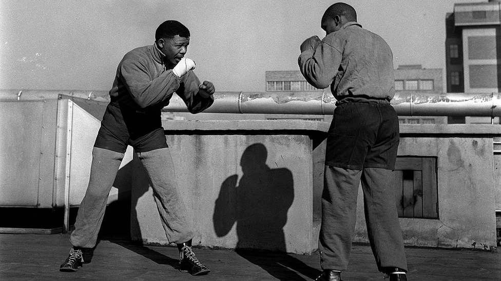 1953. Mandela bokszol..jpg
