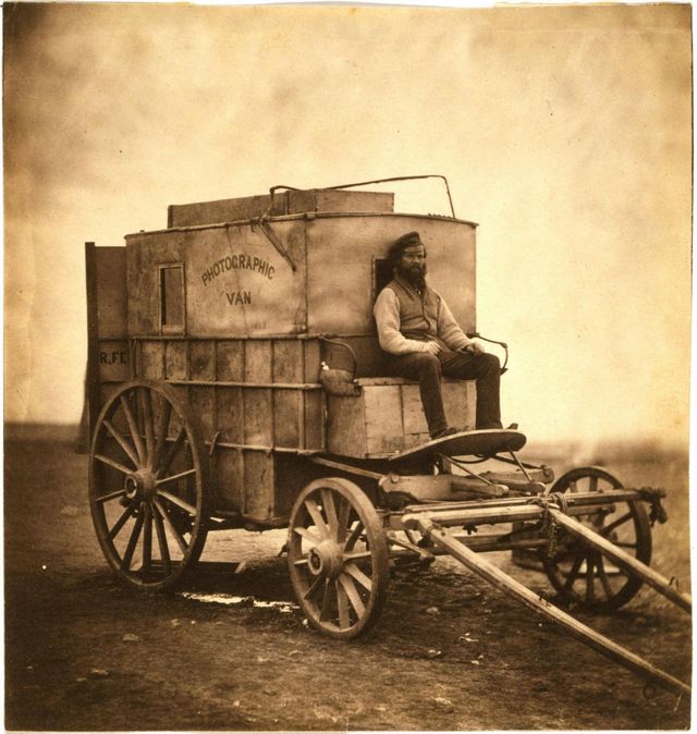 1855_roger_fenton_fotoskocsija_az_eszak-amerikai_kontinensen.jpg