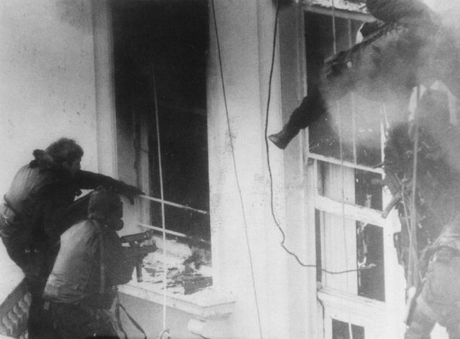 1980_a_nimrod_akcio_a_londoni_irani_nagykovetseget_elfoglalo_terroristak_elleni_sas_akcio.jpg