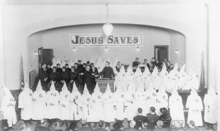 1920. Portland, Orego. Istentisztelet Ku-klux-klán tagok részvételével..jpg