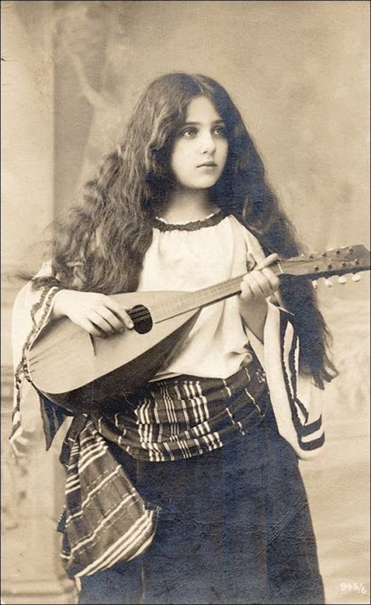 1886_lany_mandolinnal.jpg