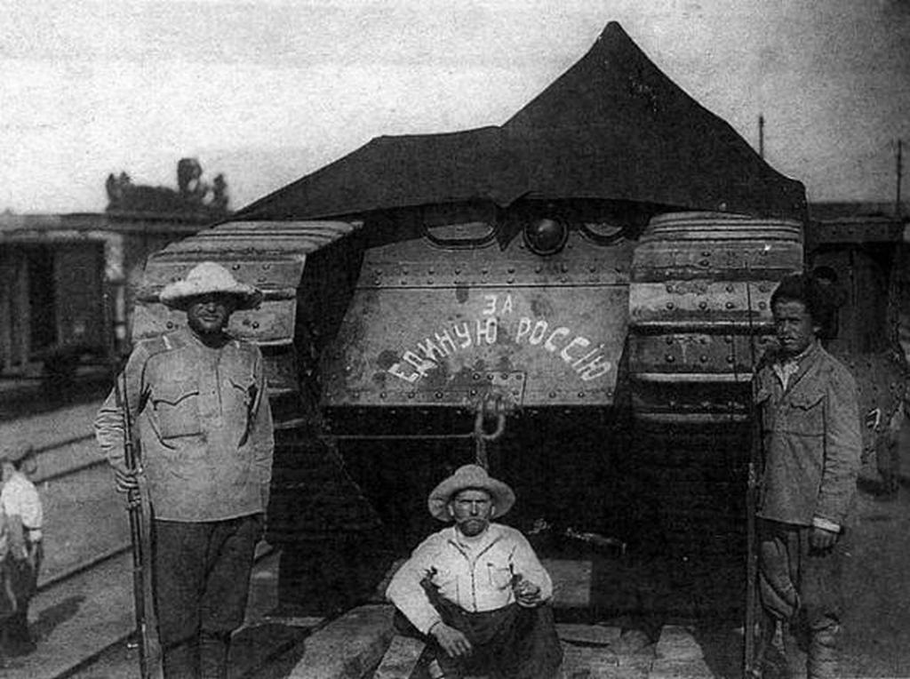 1919_feherek_altal_szerzett_tank_a_polgarhaboruban_az_egyseges_oroszorszagert.jpg