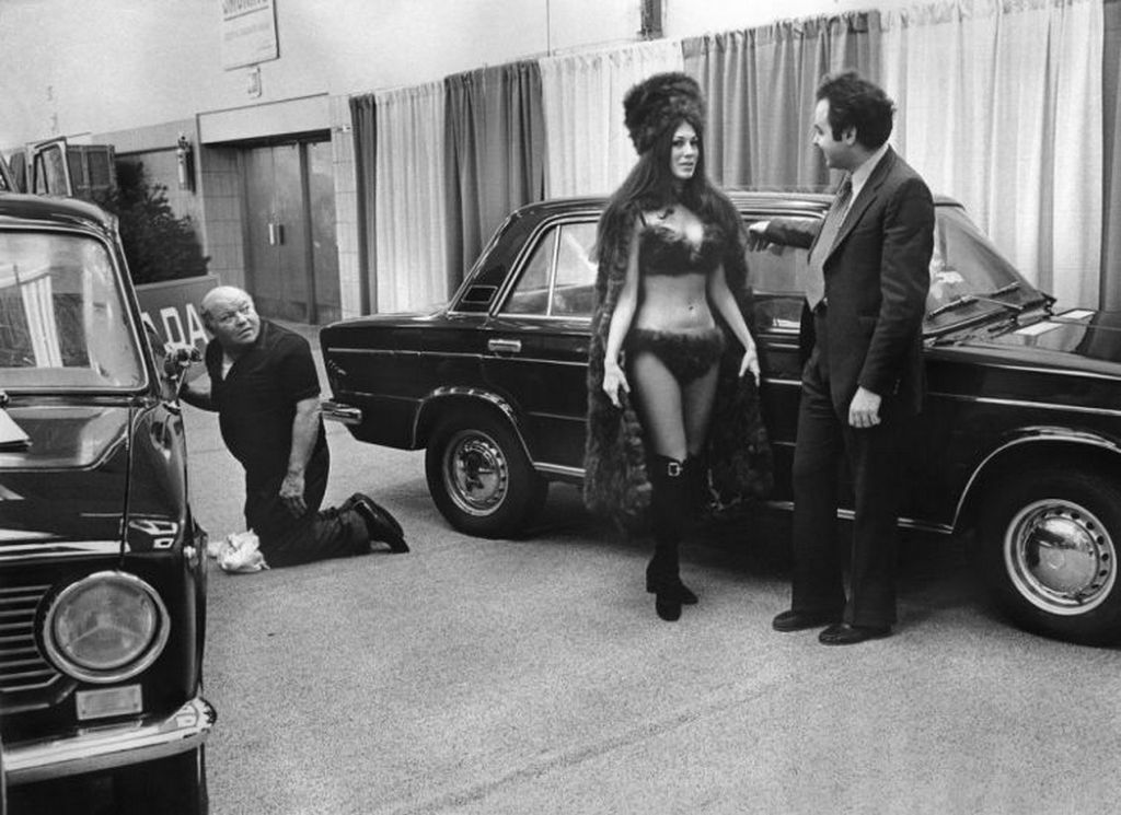 1973_new_york-i_nemzetkozi_autoshow_lada_standjanak_elokeszuletei.jpg