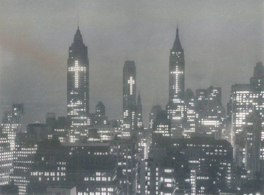 1956_husveti_diszkivilagitas_manhattanben.jpg