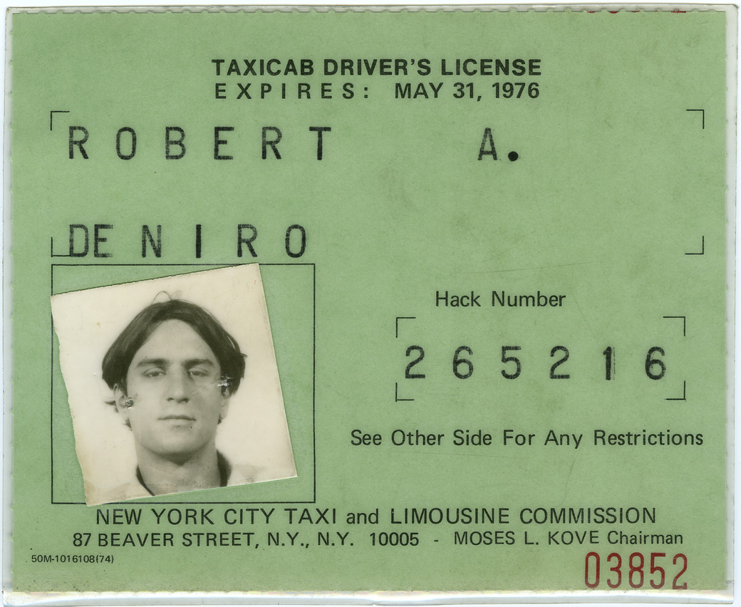1975. Robert DeNiro taxiengedélye. A híres film készülte előtt kiváltotta, így legálisan használhattak NYC taxit a forgatás alatt..jpg