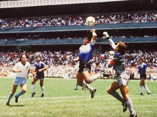 1986. Maradona híres kezesgólja az angolok ellen.jpg