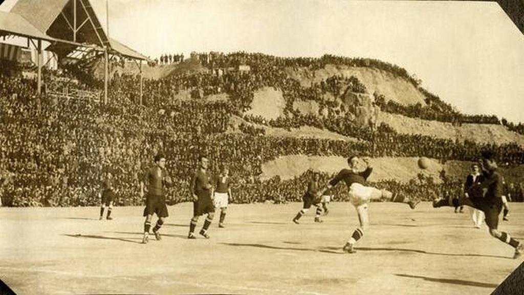 1925_labdarugo_merkozes_a_barcelonai_neu_camp_stadionban.jpeg