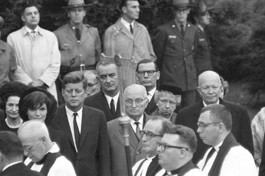 1962_former_us_presidents_harry_truman_and_dwight_d_eisenhower_join_current_president_john_f_kennedy_and_his_vice_president_and_future_president_lyndon_johnson_at_eleanor_roosevelt_s_funeral.jpg