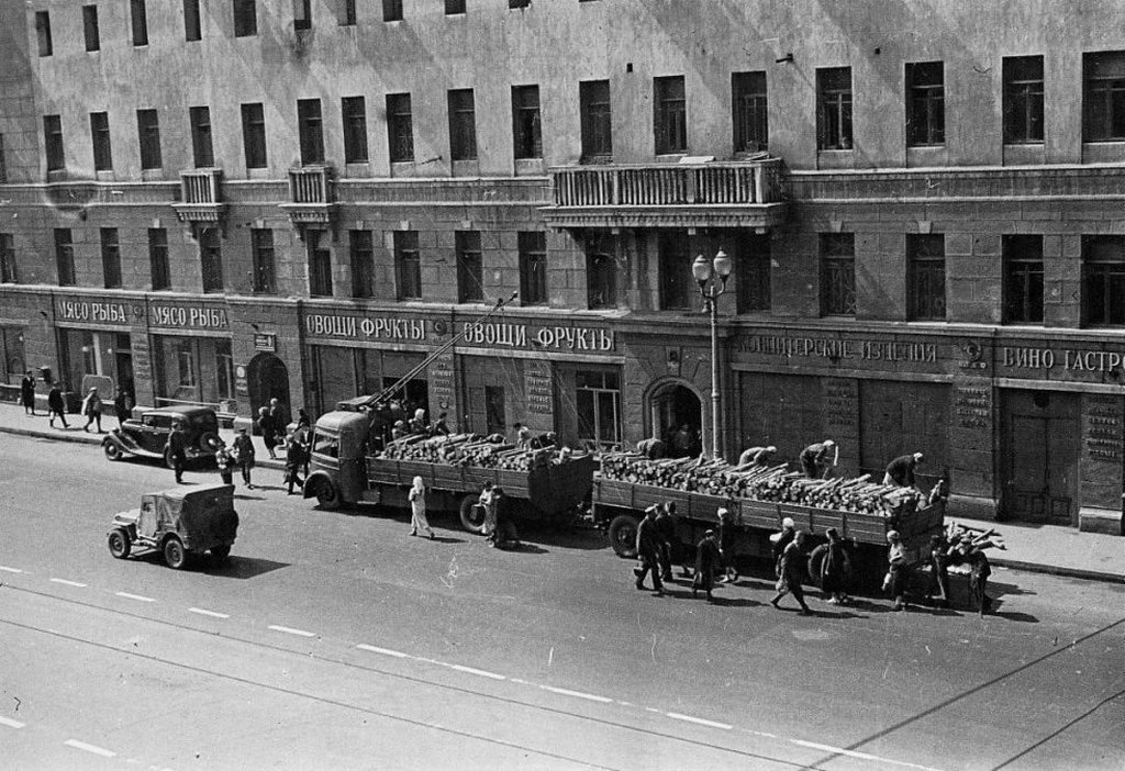 1941_cargo_kocsi_tele_tuzifa_gorkij_utca_1941_moszkva.jpeg