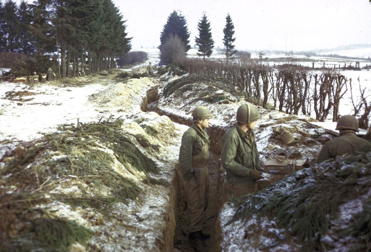 1944. Amerikai csapatok az Ardennekben..jpg