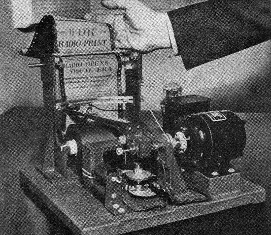 1938. Rádiótársaság által távolbol küldött és otthon kinyomtatott újság, a fax őse. Csak kísérleti stádiumban létezett..jpg