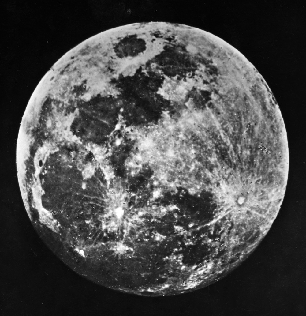 1840. A legelső Hold fotót Dr. J. W. Draper készítette New Yorkból..jpg