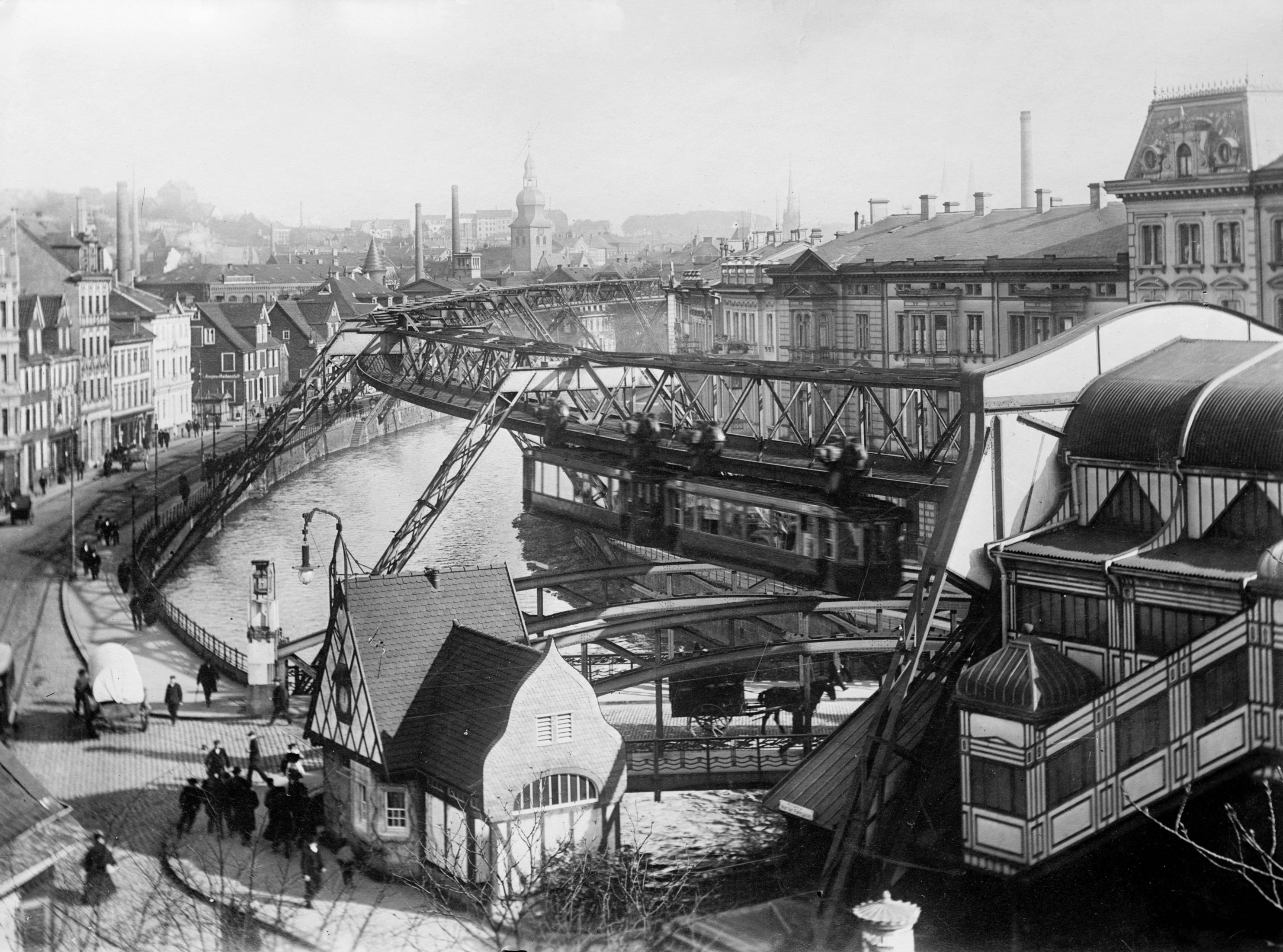 1913. Wuppertali függővasút..jpg