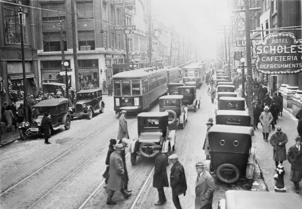 1935. Torontoi belvárosi utcakép.jpg