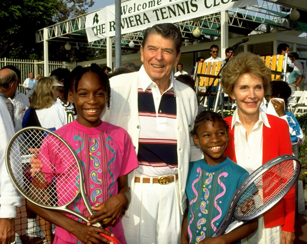 1990_serena_and_venus_williams_posing_for_a_picture_with_former_president_ronald_reagan_and_his_wife_nancy.jpg