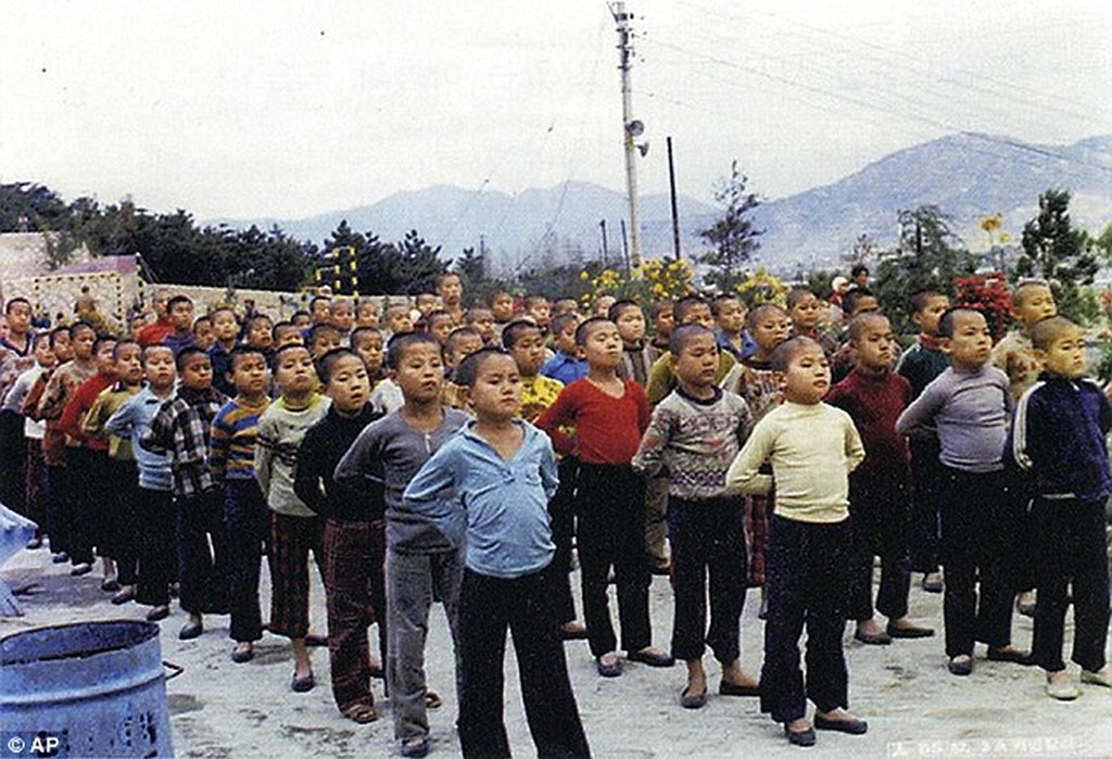 1986_gyermekek_munkatabor_puszan_del-korea.jpeg