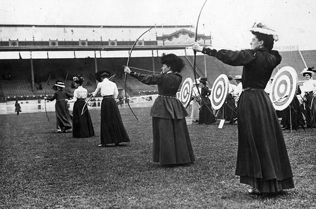 1908. IV. olimpiai játékok Londonban. Női íjászat..jpg