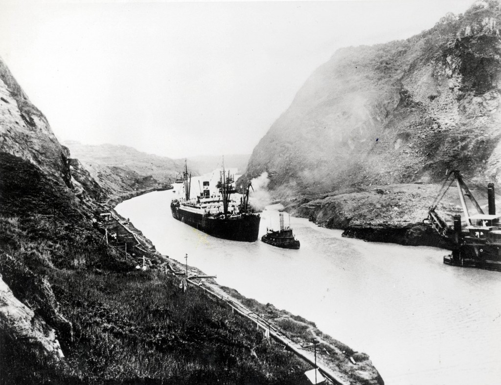 1914_augusztus_15_the_ss_ancon_the_first_ship_to_pass_through_the_panama_canal.jpg
