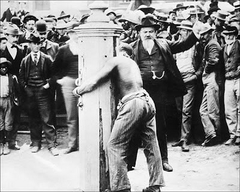 1910_a_public_flogging_at_a_whipping_post_in_delaware.jpg