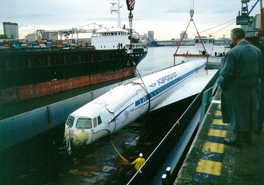 2000_a_tu-144d_repulogepek_szallitasa_a_sinsheim-i_muszaki_muzeumba_2000_november_nemetorszag.jpeg