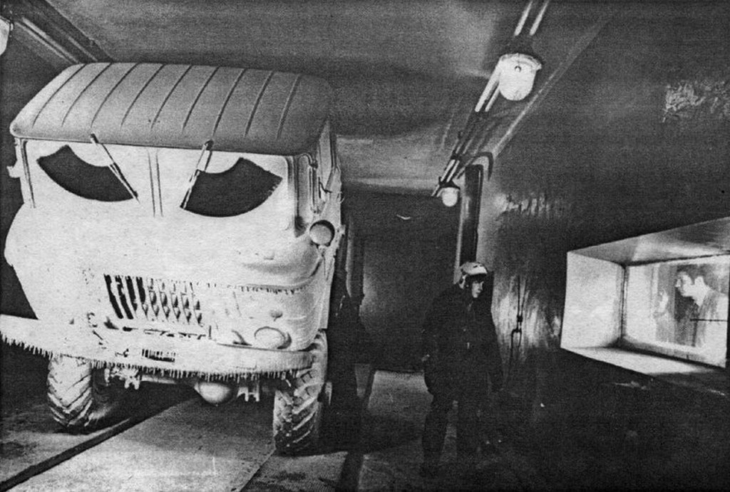 1970-es_evek_szovjet_gaz-66_teherauto_vizsgalata_a_kriokamraban.jpg