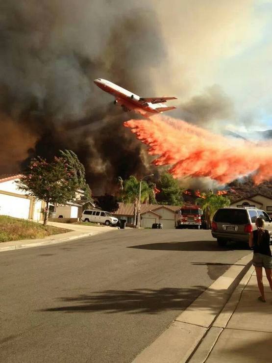 2013_dc-10_on_fire_duty_for_the_corona_fire_department_los_angeles_california.jpg