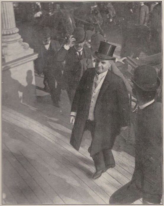1901_president_william_mckinley_entering_the_temple_of_music_shortly_before_being_assassinated_sep_6.jpg