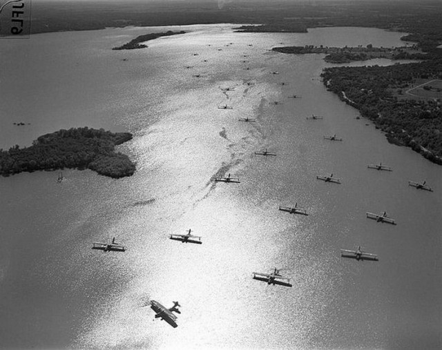 1940_nearly_30_pby_catalina_flying_boats_at_anchor.jpg