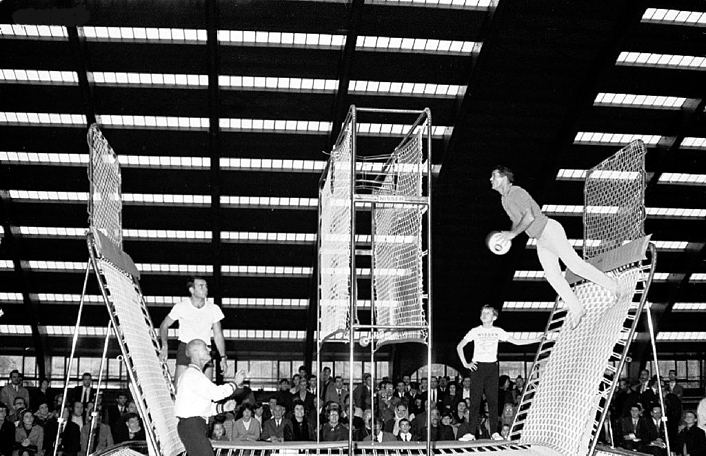 1965_george_nissen_and_other_players_demonstrating_spaceball_in_paris.jpg