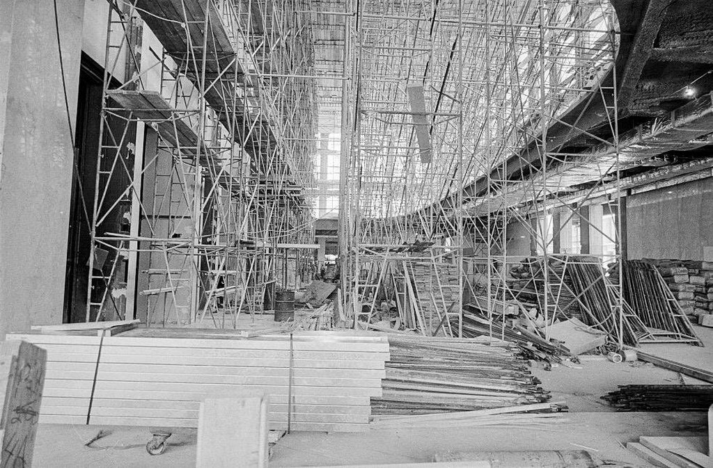 1971_construction_of_the_lobby_in_the_world_trade_center_new_york.jpg