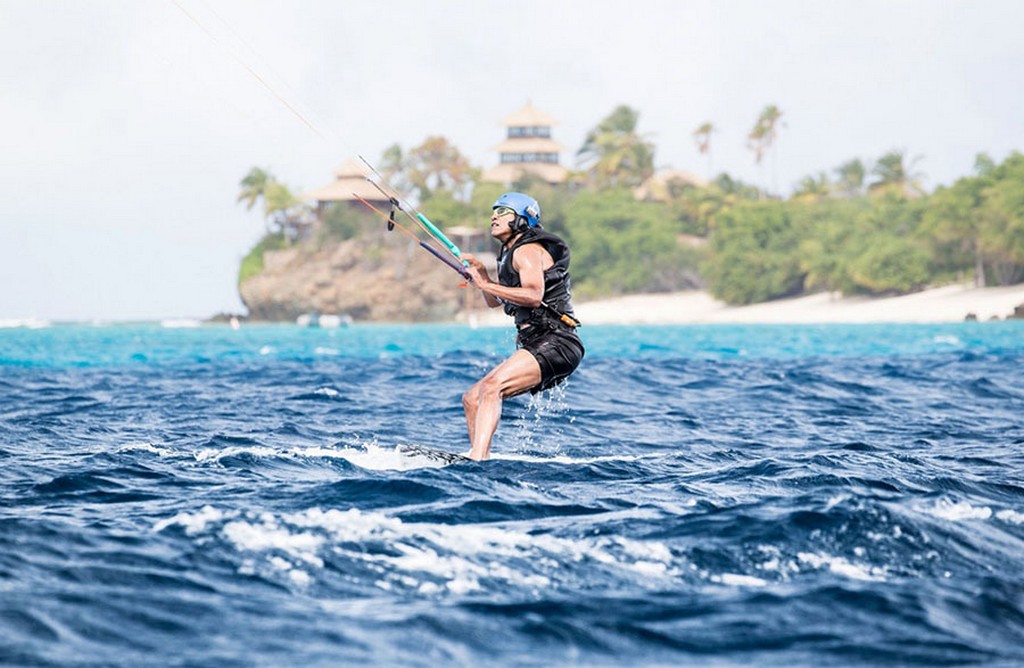 2017_02_07_barack_obama_tries_his_hand_at_kite_surfing_during_a_holiday_with_british_businessman_richard_branson_on_his_island_moskito_in_the_british_virgin_islands.jpg