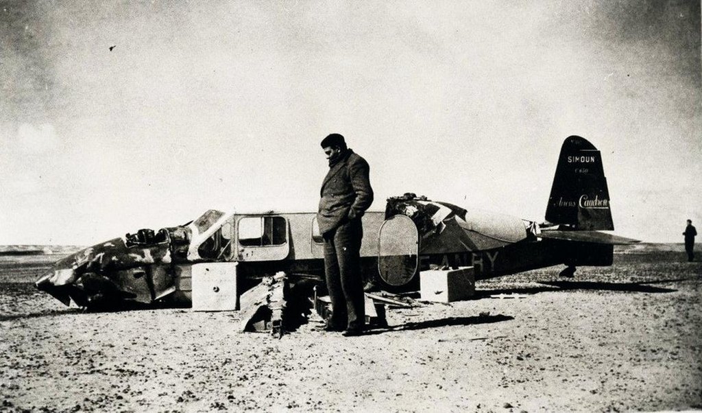 1935_antoine_de_saint-exupery_after_his_crash_in_the_libyan_desert.jpg