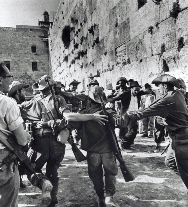 1967_jewish_soldiers_dancing_at_the_western_wall_shortly_after_the_liberation_of_the_old_city_of_jerusalem.jpg