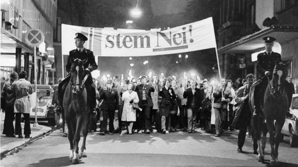 1972_torchlight_procession_against_joining_the_european_union_oslo_norway.jpg