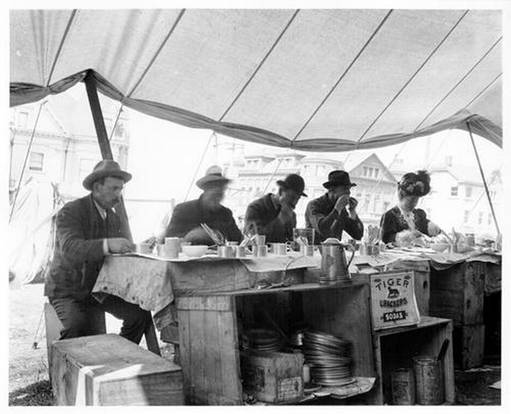 1906_a_refugee_camp_restaurant_in_san_francisco_after_the_great_earthquake.jpg