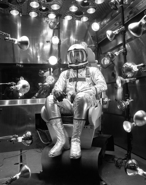 1955_test_pilot_scott_crossfield_during_a_study_of_the_xmc-2_pressure_suit.jpg