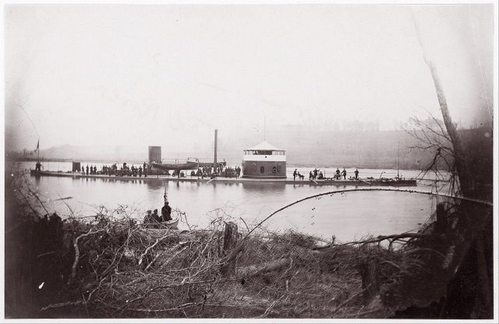 1864_uss_mahopac_on_the_appomattox_river.jpg